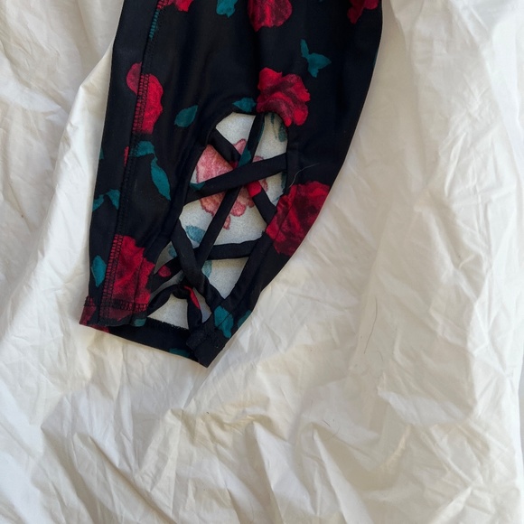 WOMENS LADIES PLUS SIZE 22/24 LIVI LANE BRYANT PANTS LEGGINGS BLACK FLORAL NWOT - Picture 4 of 8